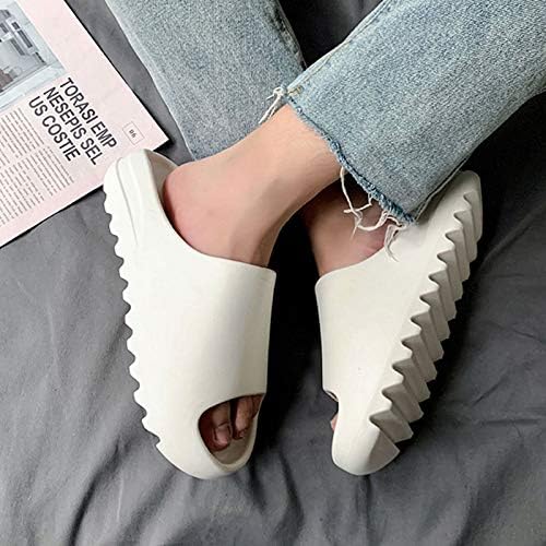 Chaussons à bande unique